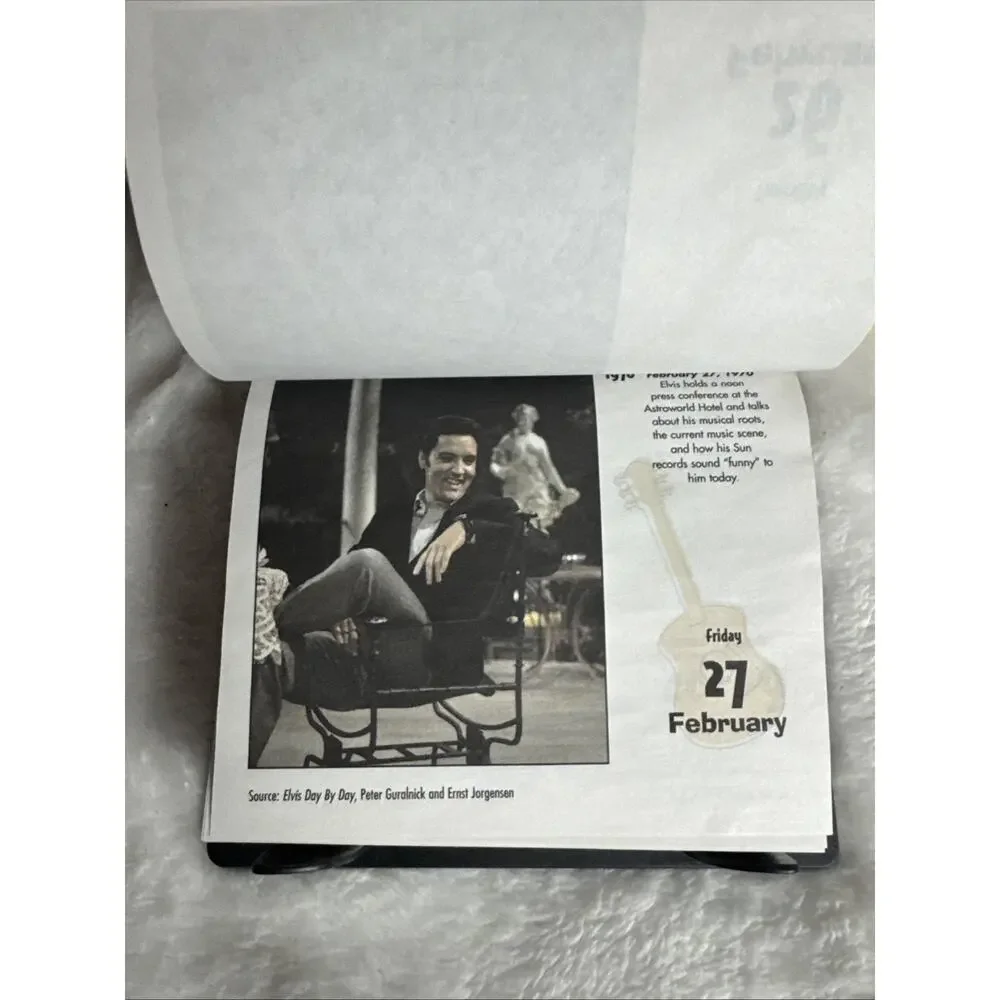 Elvis Presley 2004 A Year-in-a-Box Calendar Full Color Desk Calendar NEW NIB